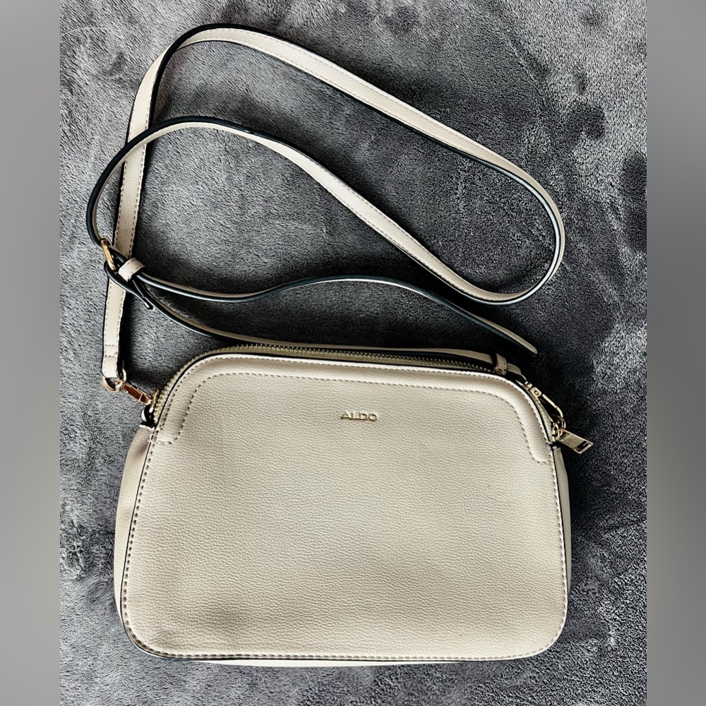 ALDO Small Zip-top Crossbody Bag Off White Faux Leather Adjustable Strap Elegant